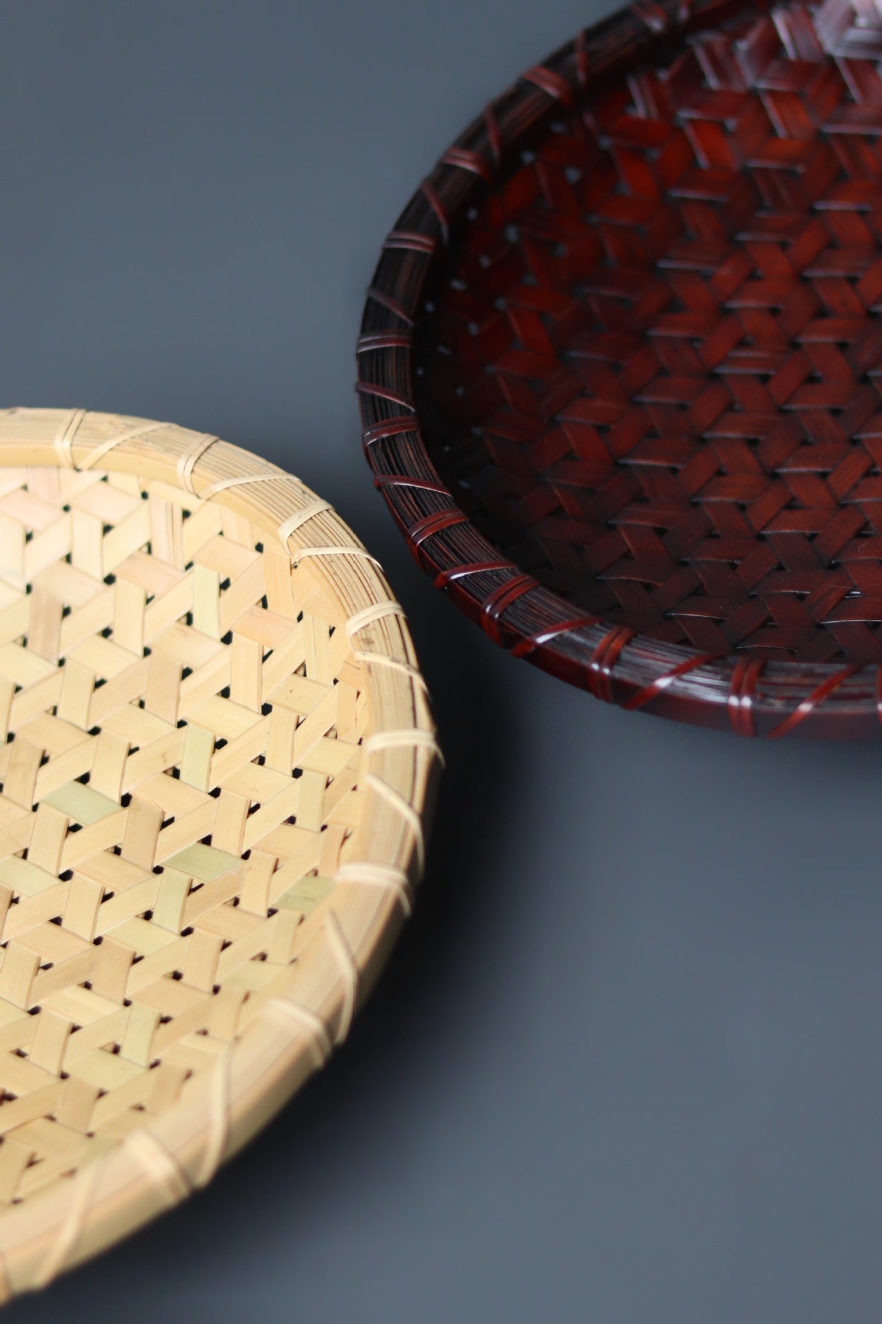 Handwoven Bamboo Serving Tray – Natural Round Wicker Plate for Kitchen & Home