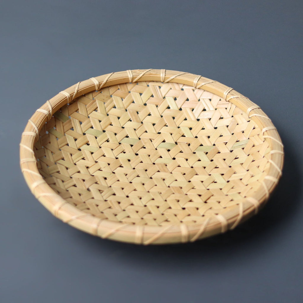 Handwoven Bamboo Serving Tray – Natural Round Wicker Plate for Kitchen & Home